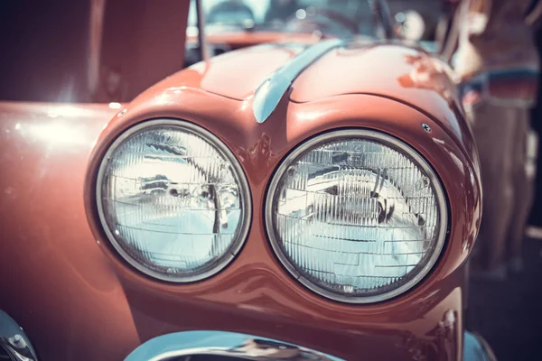 Sluit Vooraan Zicht Oude Oldtimer Koplamp Buiten Met Bokeh Achtergrond — Stockfoto