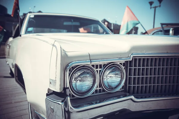 Sluit Vooraan Zicht Oude Oldtimer Koplamp Buiten Met Bokeh Achtergrond — Stockfoto