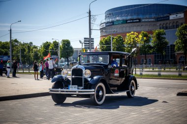 Minsk, Beyaz Rusya - 1 Mayıs 2017: Sergi eski retro otomobil