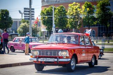 Minsk, Beyaz Rusya - 1 Mayıs 2017: Sergi eski retro otomobil