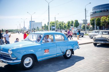 Minsk, Beyaz Rusya - 1 Mayıs 2017: Sergi eski retro otomobil