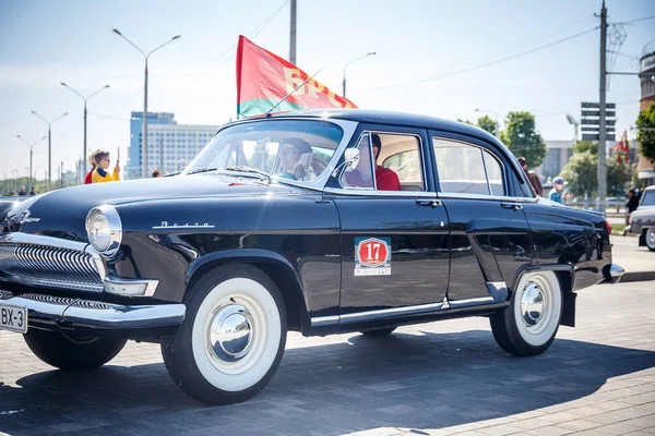 Minsk, Beyaz Rusya - 1 Mayıs 2017: Sergi eski retro otomobil