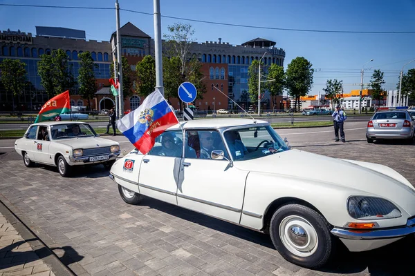 Minsk, Beyaz Rusya - 1 Mayıs 2017: Sergi eski retro otomobil