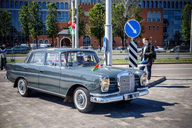 Minsk, Beyaz Rusya - 1 Mayıs 2017: Sergi eski retro otomobil