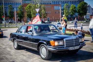 Minsk, Beyaz Rusya - 1 Mayıs 2017: Sergi eski retro otomobil