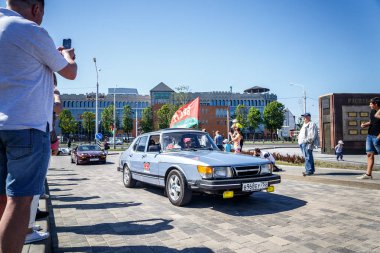 Minsk, Beyaz Rusya - 1 Mayıs 2017: Sergi eski retro otomobil