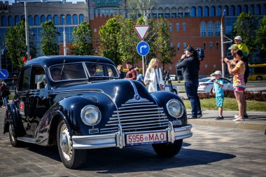 Minsk, Beyaz Rusya - 1 Mayıs 2017: Sergi eski retro otomobil