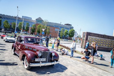 Minsk, Beyaz Rusya - 1 Mayıs 2017: Sergi eski retro otomobil