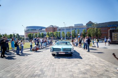 Minsk, Beyaz Rusya - 1 Mayıs 2017: Sergi eski retro otomobil
