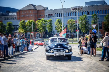 Minsk, Beyaz Rusya - 1 Mayıs 2017: Sergi eski retro otomobil