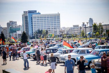 Minsk, Beyaz Rusya - 1 Mayıs 2017: Sergi eski retro otomobil