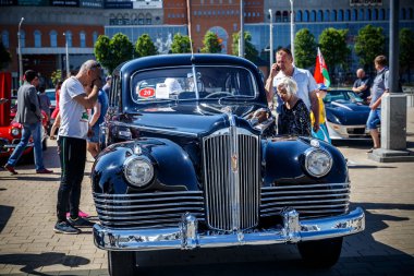 Minsk, Beyaz Rusya - 1 Mayıs 2017: Sergi eski retro otomobil
