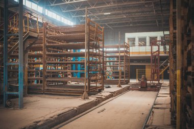 Eski terk edilmiş bir fabrikanın sanayi bölgesi.