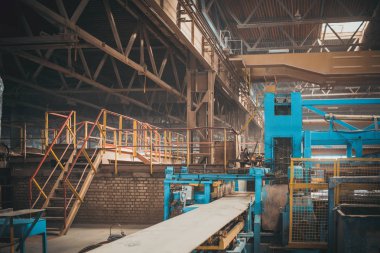 Eski terk edilmiş bir fabrikanın sanayi bölgesi.