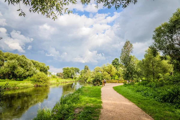 Şehir Park lake, Kentliler için kaçış ile manzara