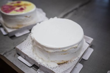 kek üst üste Ekmek Fabrikası'nda