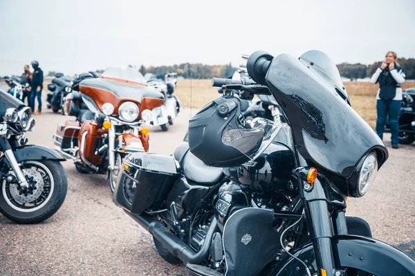 Minsk Vitryssland Oktober 2018 Grupp Cyklister Ridning Amerikanska Motorcyklar Harley — Stockfoto