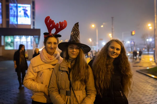 Беларусь Октября 2018 Года Человек Страшной Маске Празднует Хэллоуин — стоковое фото
