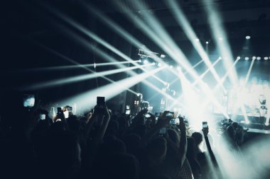 Minsk, Beyaz Rusya - 20 Eylül, 2018: kalabalık konser - retro tarzı fotoğraf
