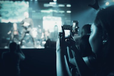 Minsk, Beyaz Rusya - 20 Eylül, 2018: kalabalık konser - retro st