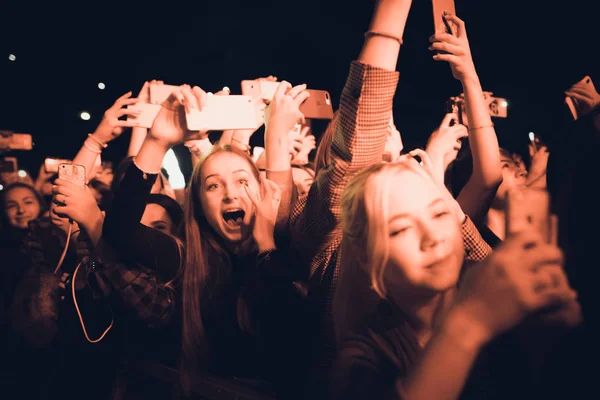 Minsk Belarus September 2018 Crowd Concert Retro Style Photo — Stock Photo, Image