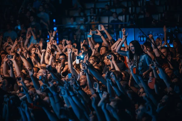 Minsk Belarus Mayo 2017 Una Multitud Personas Concierto Música Rock — Foto de Stock