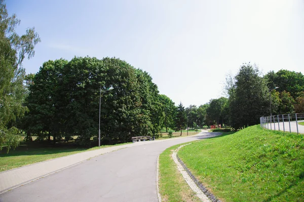 Park Centru Města Sunny Světlé Letní Počasí — Stock fotografie