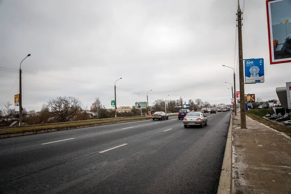 Minsk Weißrussland Dezember 2018 Autos Fahren Winter Auf Einer Stadtstraße — Stockfoto