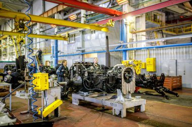 Minsk, Beyaz Rusya - 1 Aralık 2018: fabrika üretimi traktörler ve bileşenleri için onlar için