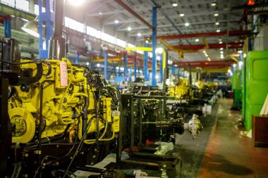 Minsk, Beyaz Rusya - 1 Aralık 2018: fabrika üretimi traktörler ve bileşenleri için onlar için