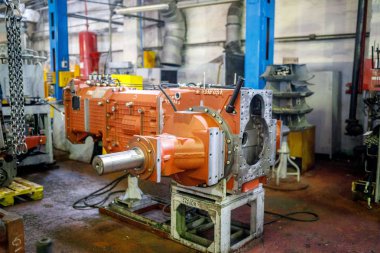 Minsk, Beyaz Rusya - 1 Aralık 2018: fabrika üretimi traktörler ve bileşenleri için onlar için