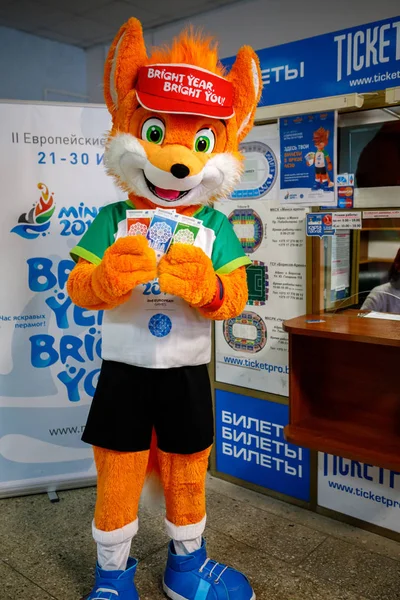 stock image MINSK, BELARUS - 20 DECEMBER, 2018: Fox Lesik buys and holds tickets for the II European Games