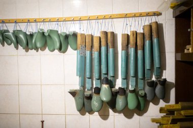 Atölye üretimi keçe çizmeler ve ayakkabılar için