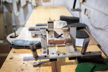 Atölye üretimi keçe çizmeler ve ayakkabılar için