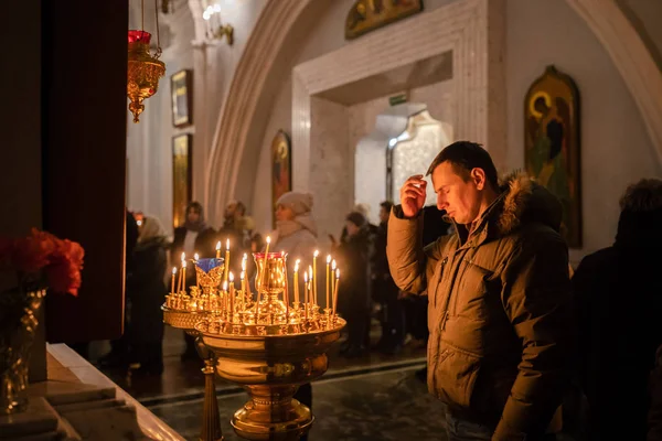 Minsk Belarus Yanuario 2019 Los Ortodoxos Celebran Navidad Iglesia —  Fotos de Stock