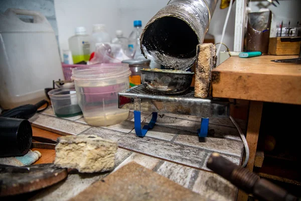 İş takı atölyesinde ustanın yeri