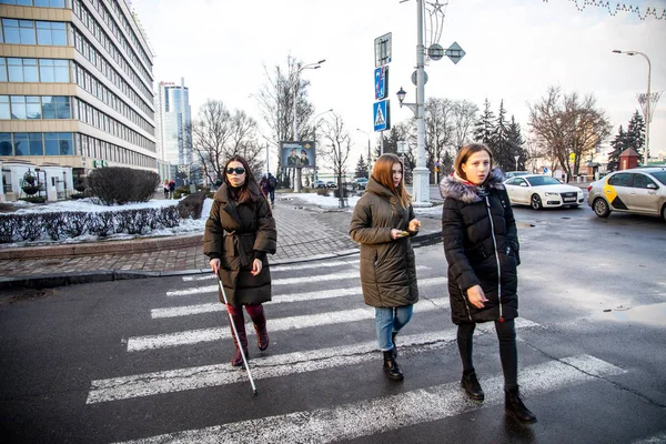 Мінськ - 18 лютого, 2019: сліпа з тростини walki — стокове фото