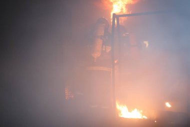 Mnsk, Beyaz Rusya - 24 Mart, 2019: itfaiye yangın söndürmek ben