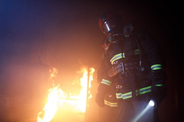 Mnsk, Beyaz Rusya - 24 Mart, 2019: itfaiye yangın söndürmek ben