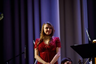 Minsk, Belarus-1 Nisan, 2019: orkestra şefi yönetmen Senfoni orc