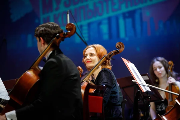 MINSK, BELARUS - 1 ABRIL, 2019: Realização de orquestra sinfônica — Fotografia de Stock