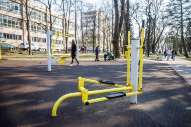 Minsk, Beyaz Rusya - 1 Mayıs 2019: çocuklar, yetişkinler ve yaşlılar eski