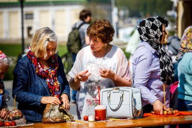 Minsk, Beyaz Rusya - 1 Mayıs 2019: Ortodokslar Paskalya'yı kutluyor