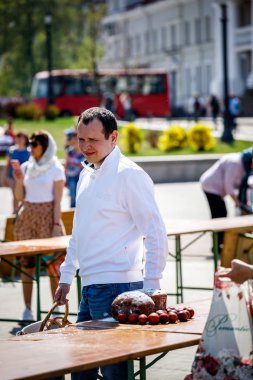 Minsk, Beyaz Rusya - 1 Mayıs 2019: Ortodokslar Paskalya'yı kutluyor