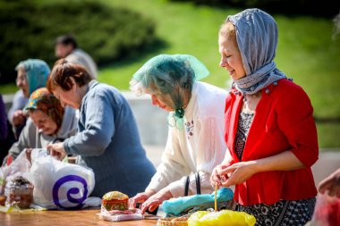 Minsk, Beyaz Rusya - 1 Mayıs 2019: Ortodokslar Paskalya'yı kutluyor