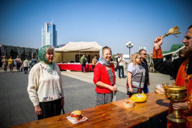 Minsk, Beyaz Rusya - 1 Mayıs 2019: Ortodokslar Paskalya'yı kutluyor