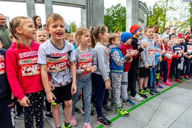 Minsk, Beyaz Rusya - 1 Juny, 2019: çocuklar bir maraton koşmak