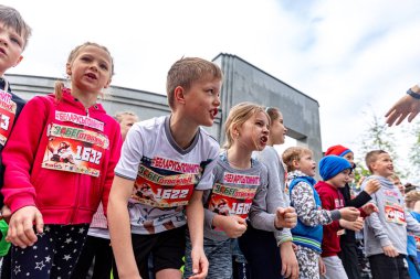 Minsk, Beyaz Rusya - 1 Juny, 2019: çocuklar bir maraton koşmak