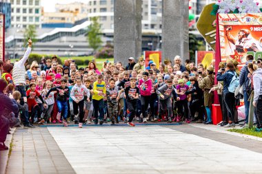 Minsk, Beyaz Rusya - 1 Juny, 2019: çocuklar bir maraton koşmak