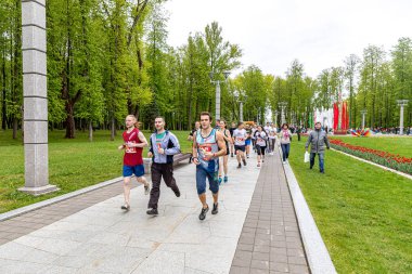 Minsk, Beyaz Rusya - 1 Juny, 2019: Erkekler ve kadınlar maraton koşusu